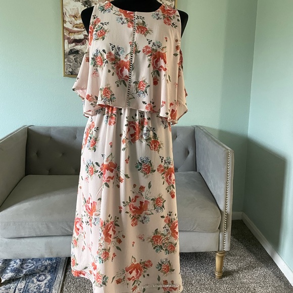 Floral Cold Shoulder MIDI Dress - Picture 13 of 15